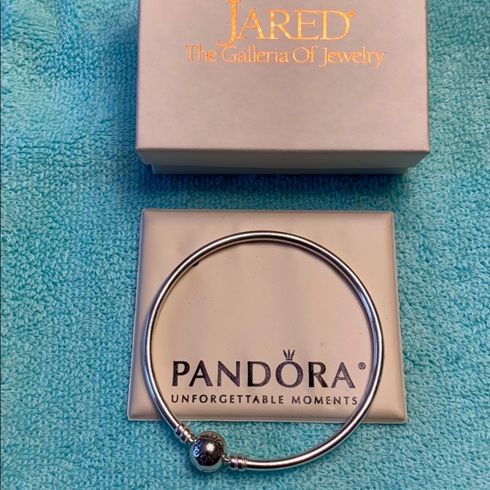 PANDORA 925 STERLING BANGLE BRACELET& 6 CHARMS - Picture 5 of 13